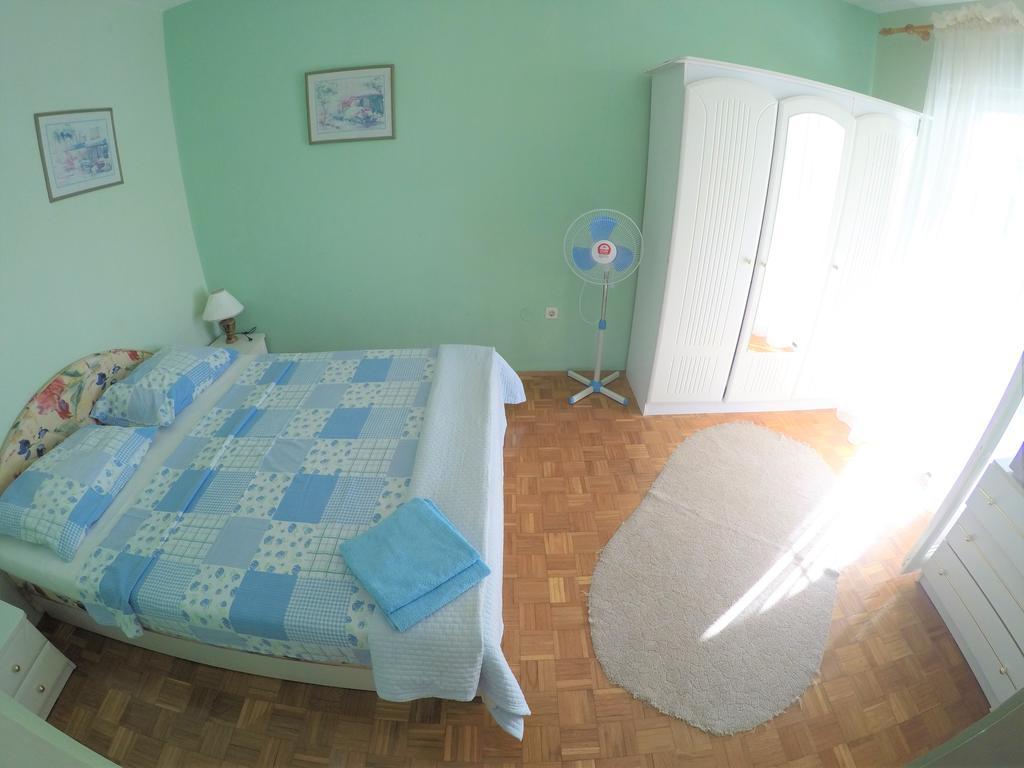 Blue City Apartment'S Repic Biograd Na Moru Esterno foto
