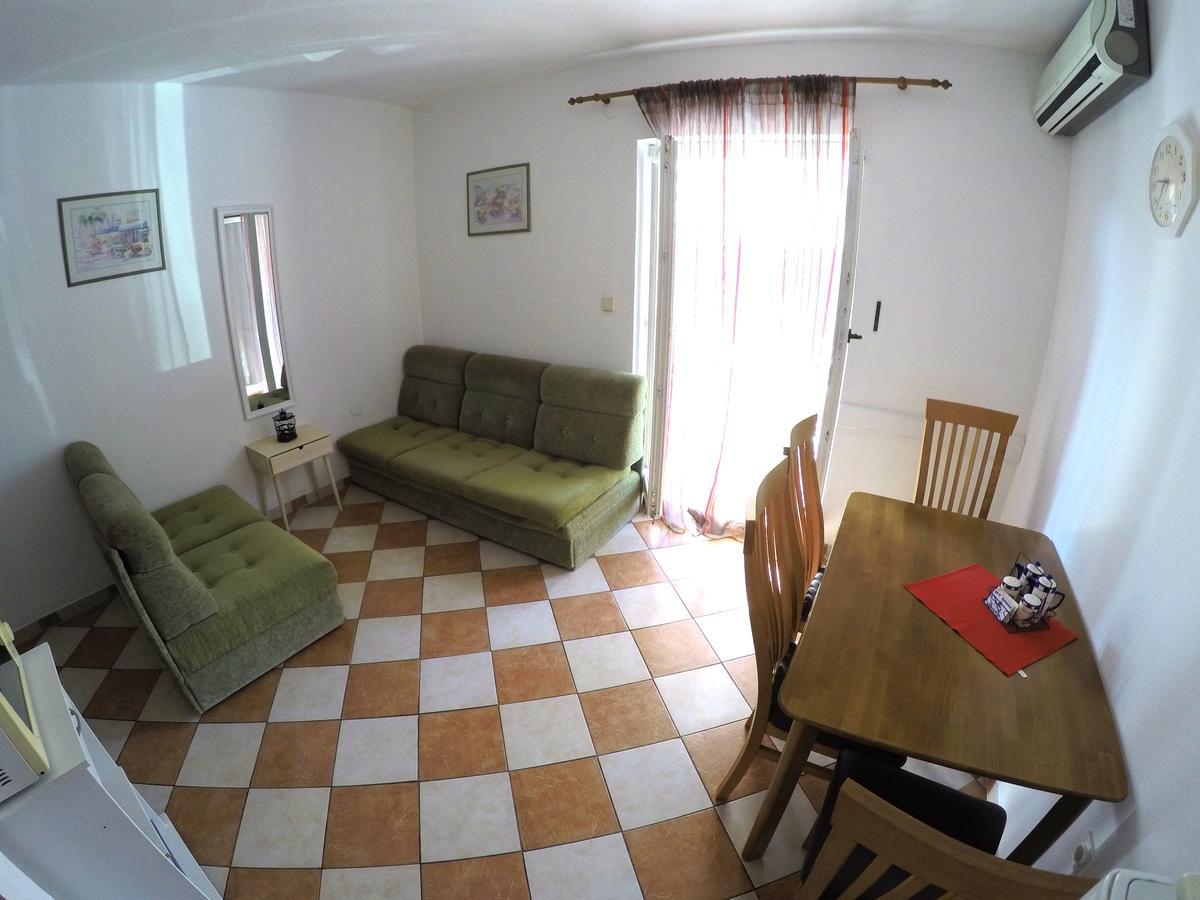 Blue City Apartment'S Repic Biograd Na Moru Esterno foto