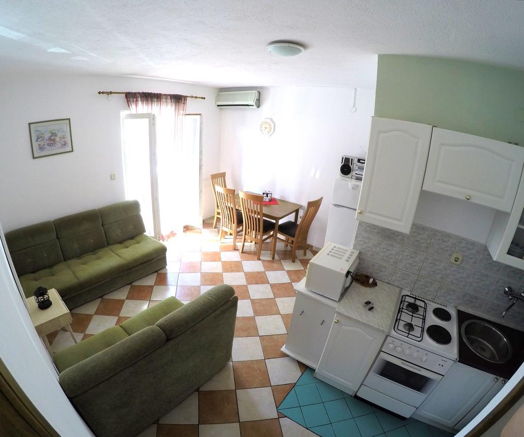 Blue City Apartment'S Repic Biograd Na Moru Esterno foto