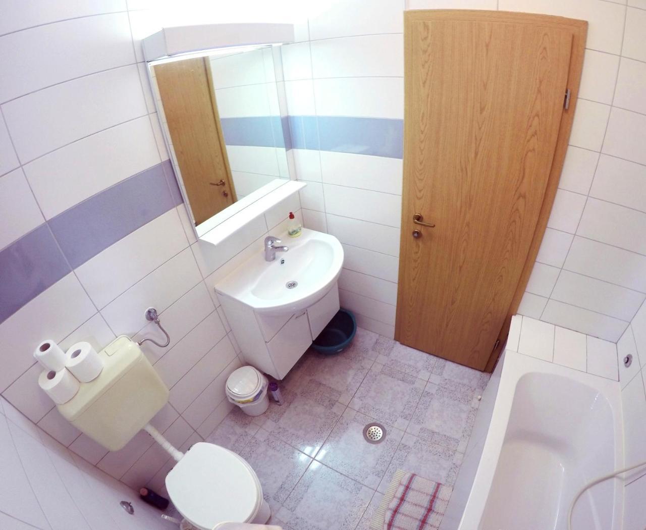 Blue City Apartment'S Repic Biograd Na Moru Esterno foto