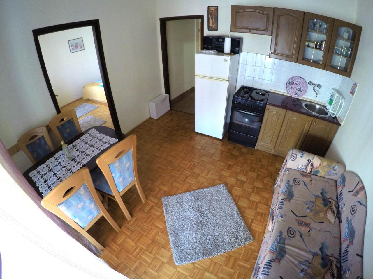 Blue City Apartment'S Repic Biograd Na Moru Esterno foto