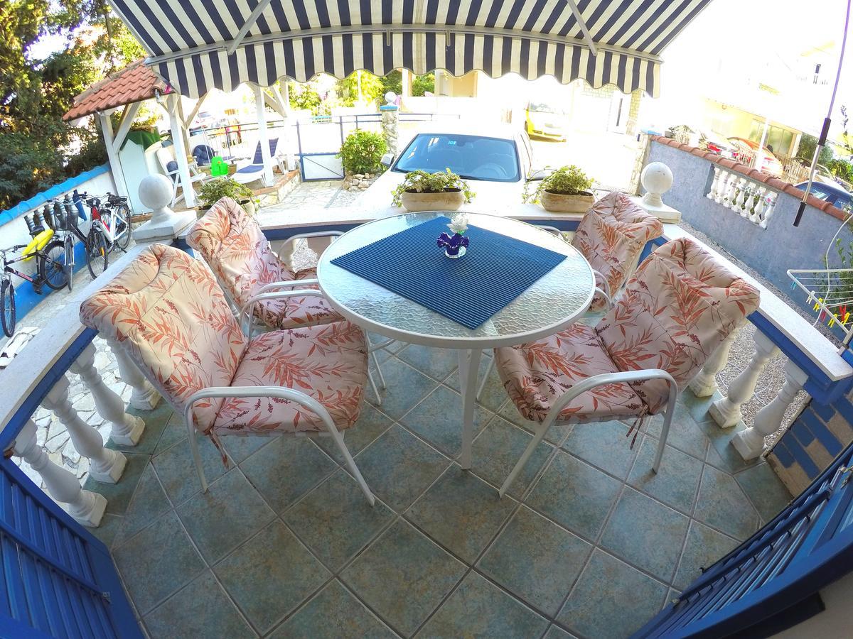 Blue City Apartment'S Repic Biograd Na Moru Esterno foto
